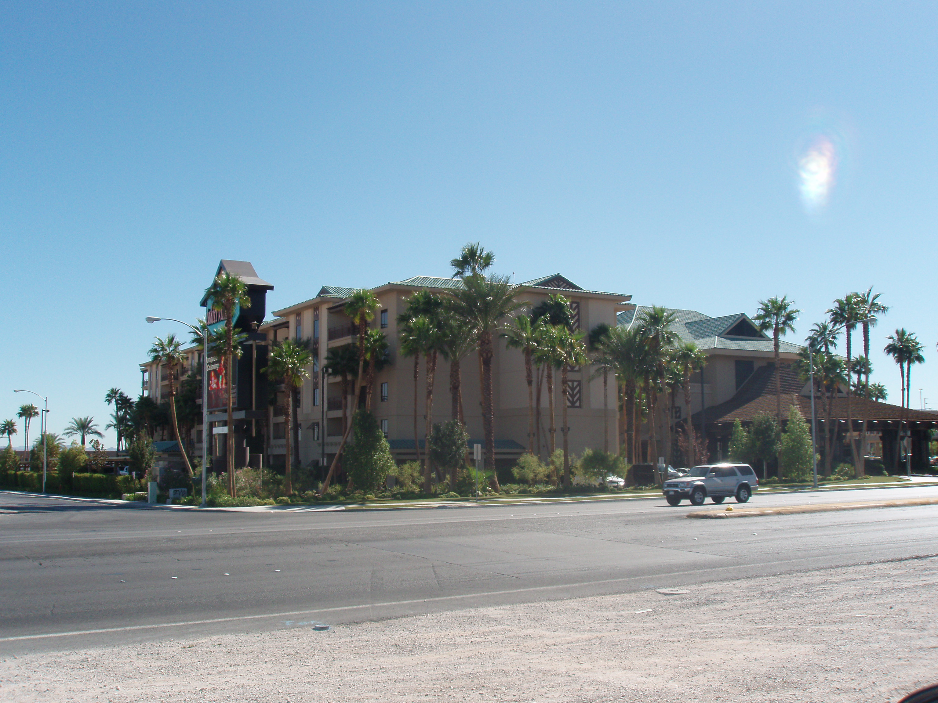 Tahiti Hotel Exterior